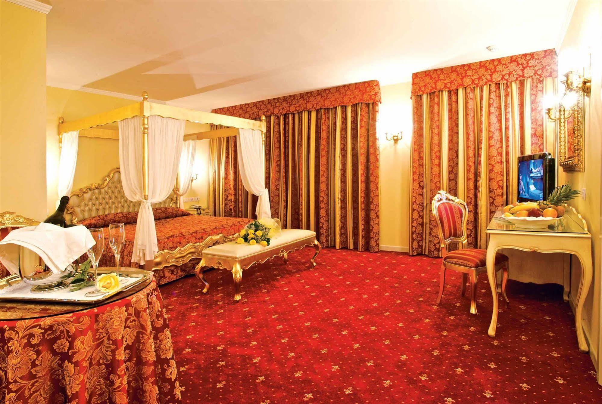 Hotel Motel Gold Calcinate Eksteriør bilde