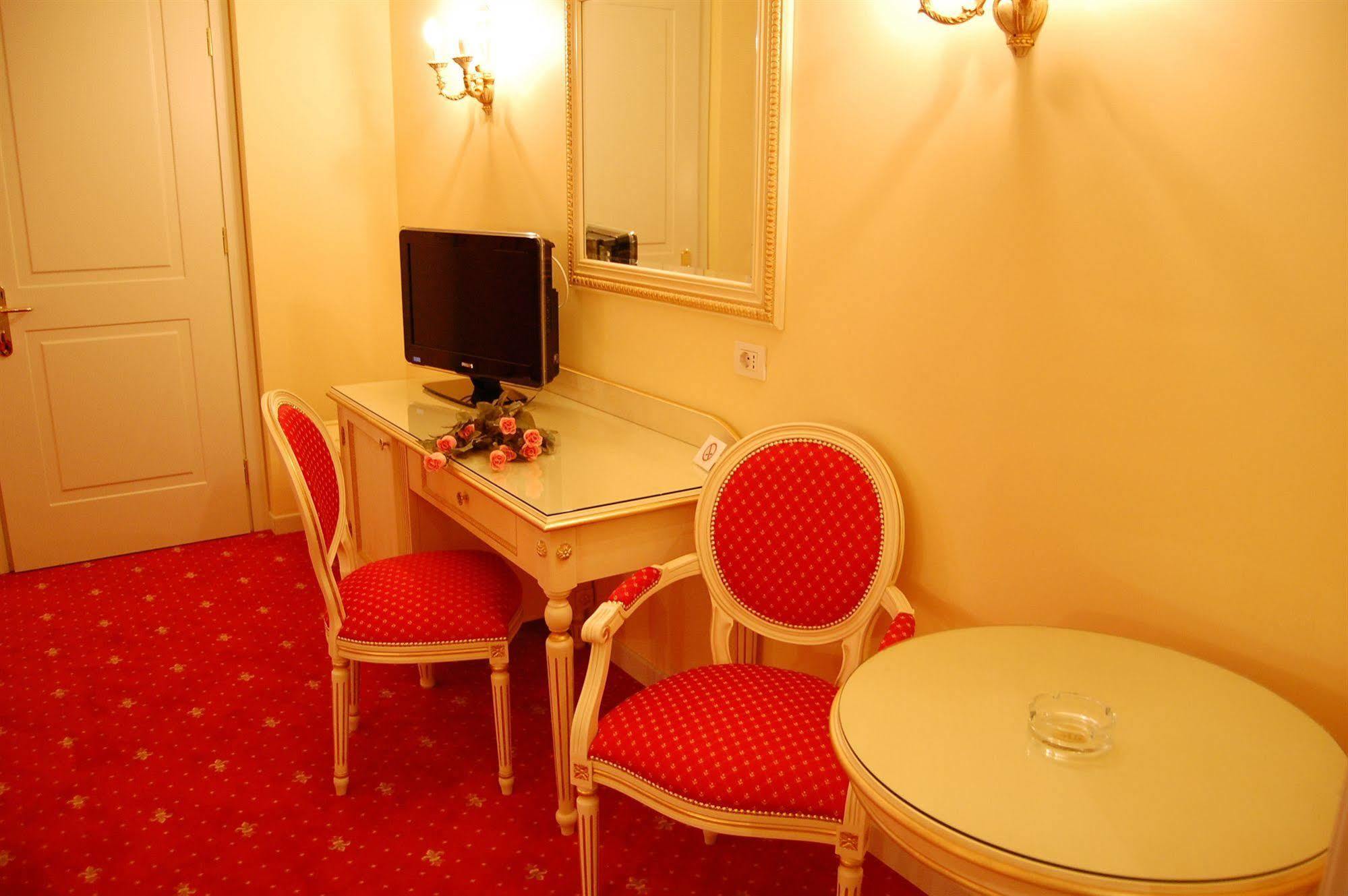 Hotel Motel Gold Calcinate Eksteriør bilde