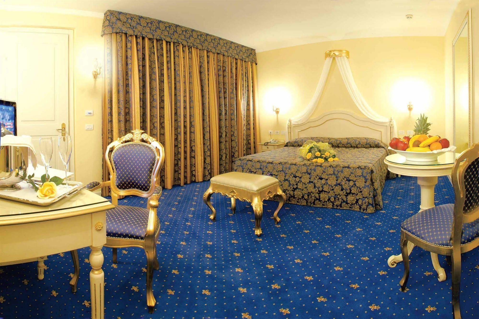 Hotel Motel Gold Calcinate Eksteriør bilde