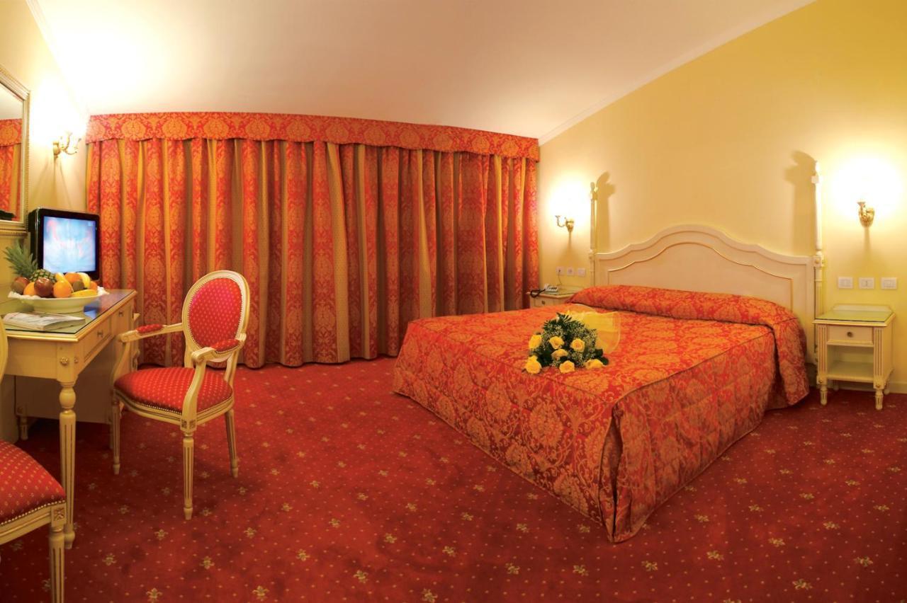 Hotel Motel Gold Calcinate Eksteriør bilde